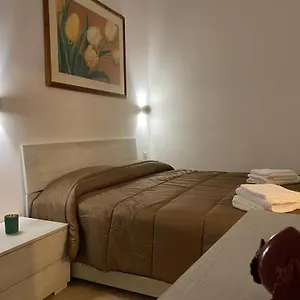  Affittacamere A Casa Di Frida Italia